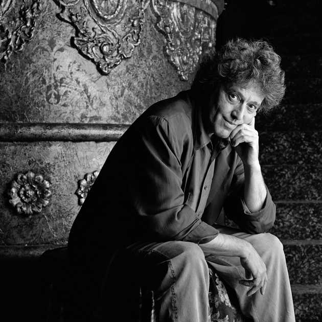 Tom Stoppard, Maestro del Teatro Brillante, si Spegne a 88 Anni