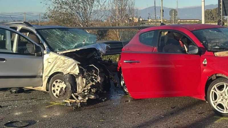 Tragedia stradale nel Cosentino: due giovani vite spezzate