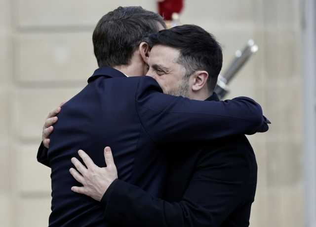 Dnipro sotto attacco: quattro morti mentre Zelenskyj è a Parigi
