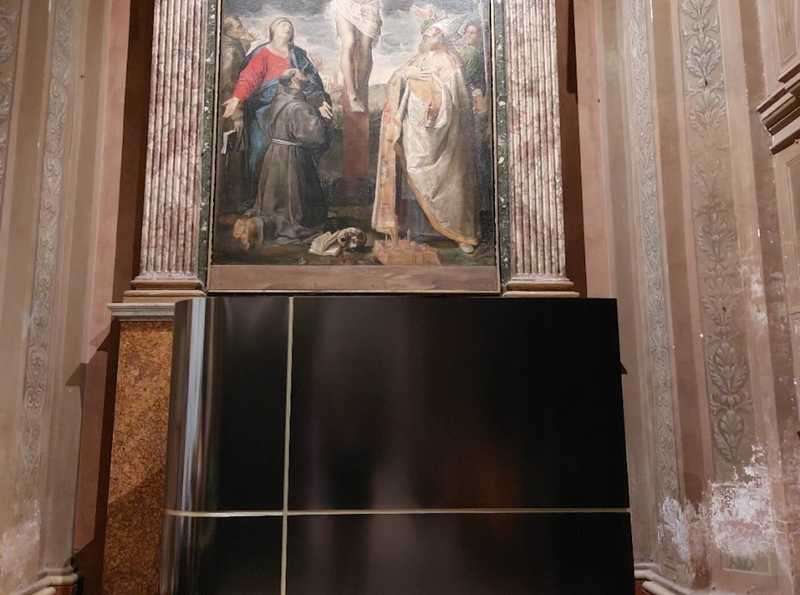 Confessionale futuristico divide i fedeli a Bologna