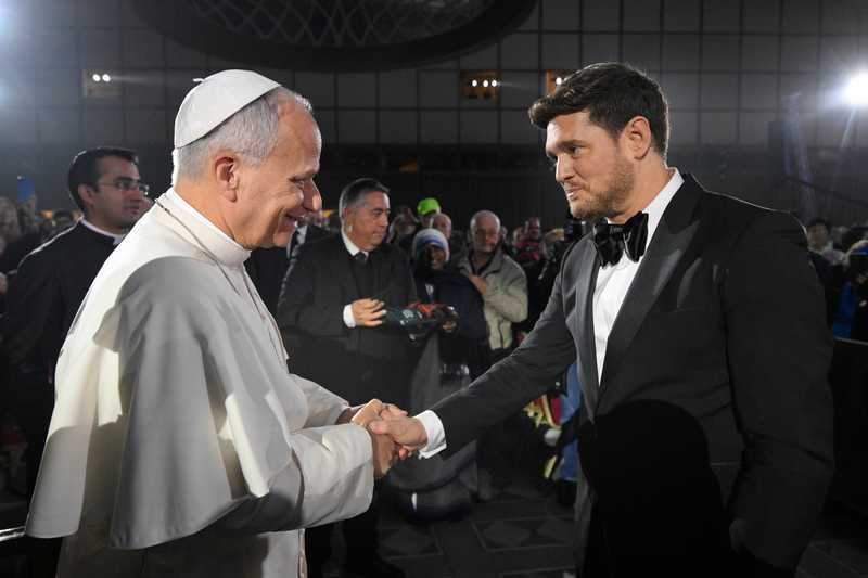 Bublé in Vaticano: La Fede, la Musica e l'Incontro con il Papa