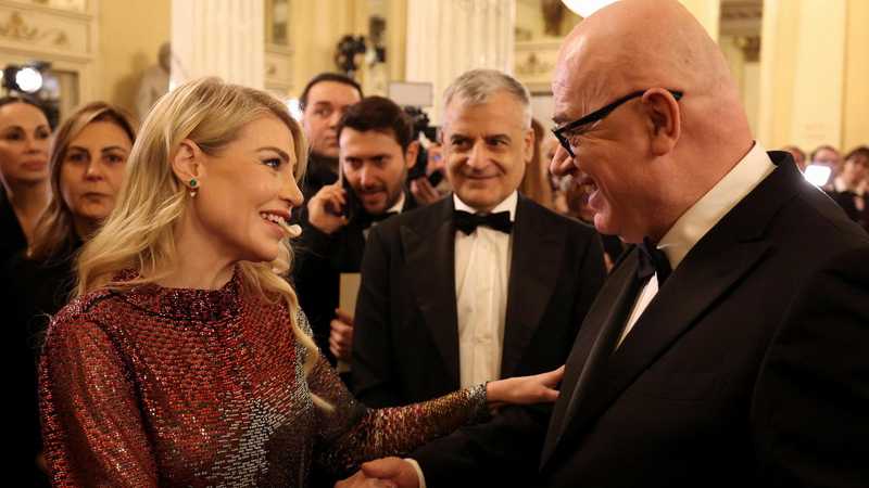 Sfarzo e Protesta: Il Doppio Volto della Prima della Scala