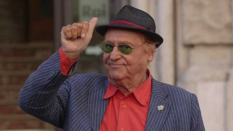 La Torre di Babele celebra i 40 anni di Quelli della Notte con Renzo Arbore
