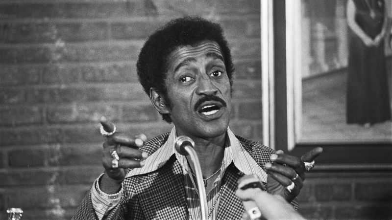 Sammy Davis Jr.: L'Arte Come Ponte Contro il Pregiudizio