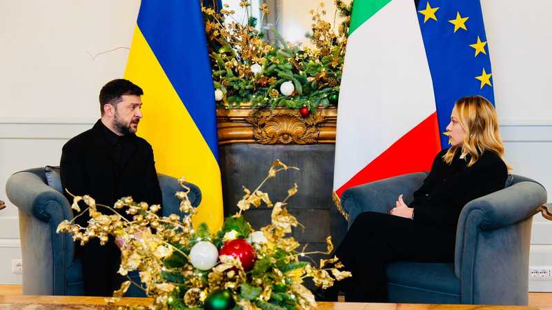 Zelensky annuncia il nuovo piano di pace: dialogo con Usa e Meloni