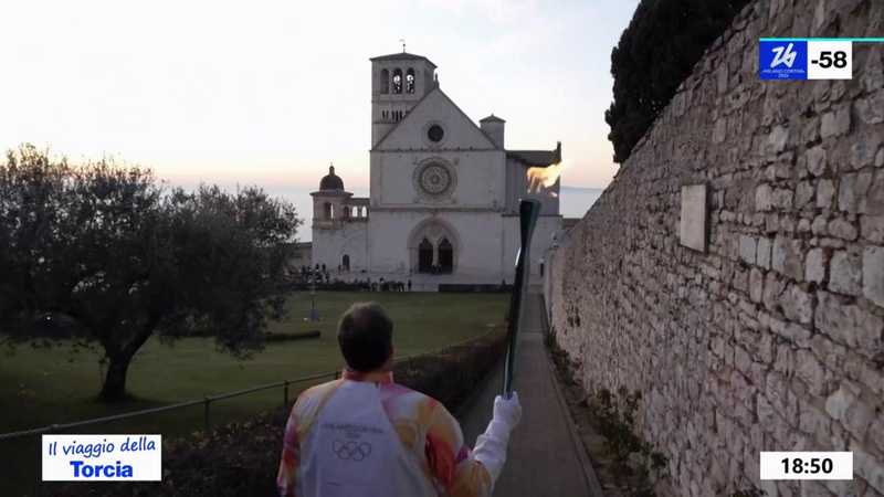 L'Eco della Torcia: Perugia Accoglie la Fiamma di Milano-Cortina