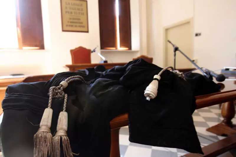 52enne e 15enne: il giudice accetta il consenso?