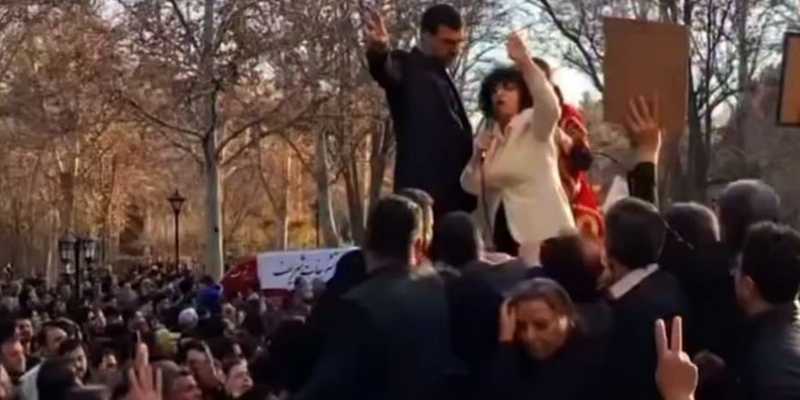 Il nuovo arresto di Narges Mohammadi: le donne sul fronte di un Iran in bilico