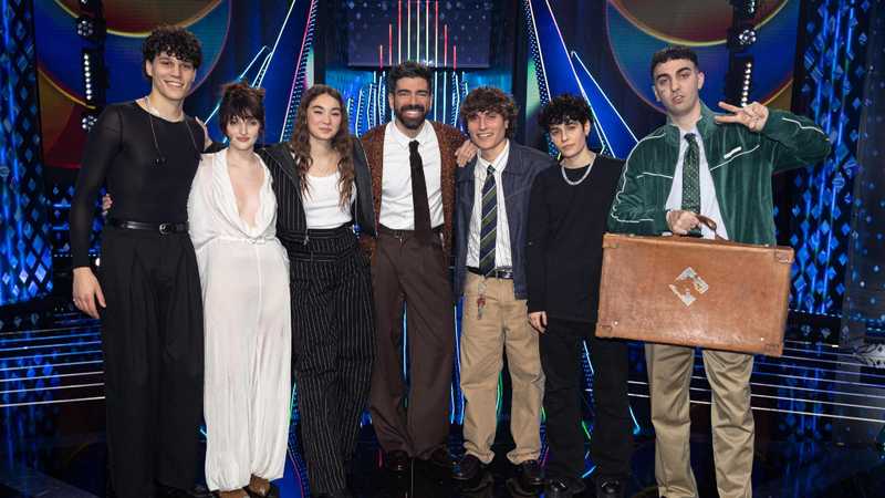 Sanremo 2026: Sfida a Sei per l'Ariston