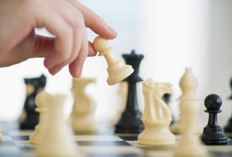 FIDE Autorizza Bandiere Nazionali per Giovani Scacchisti Russi e Bielorussi