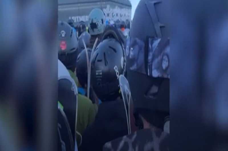 Marmolada: Pista chiusa per neve assente, code record in funivia