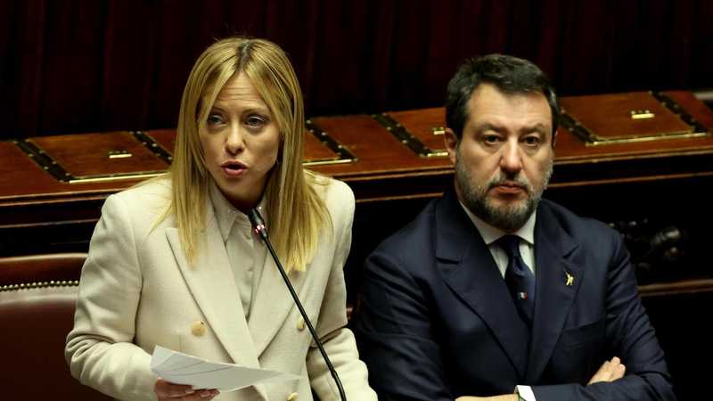 Meloni in Parlamento: no a soldati in Ucraina, scontro sull’economia