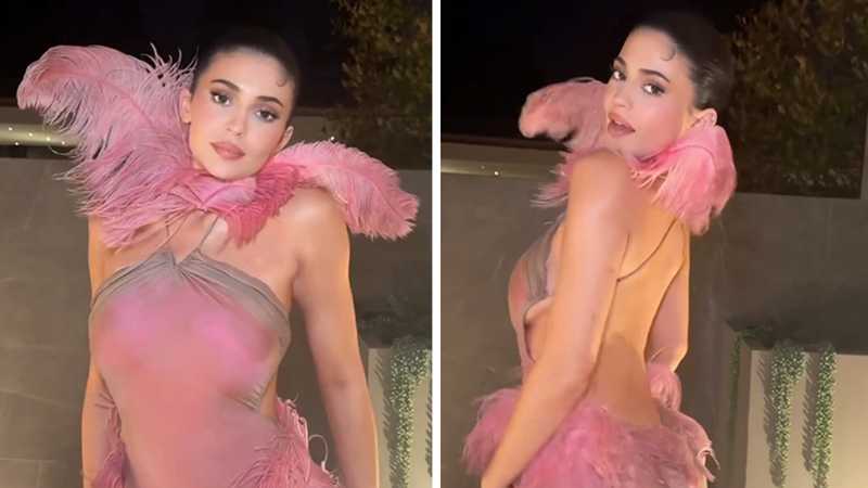 Kylie Jenner: Eleganza e audacia nel vestito schiena nuda con piume