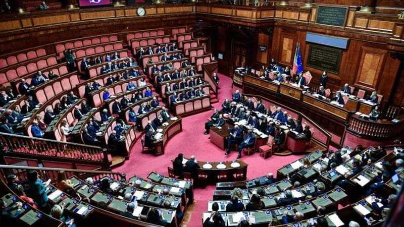 Manovra: saltano Tfr e contributo assicurativo, Boccia chiede le dimissioni di Giorgetti