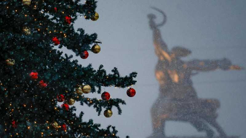 Zelensky, Natale di fuoco: "Il nostro sogno è che Putin muoia