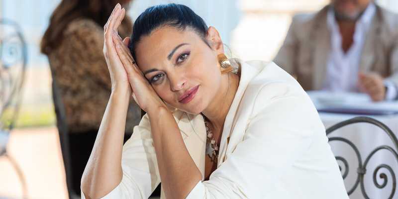 Rita Rusciano Svela il Cuore Oscuro di Antonietta in UPAS: Contraddizioni e Fragilità