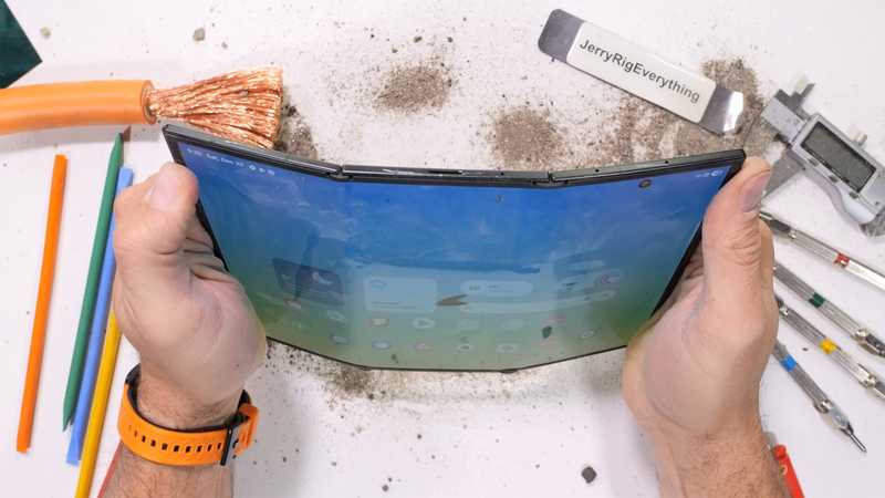 Z TriFold distrutto: 145k pieghe e addio cerniere!