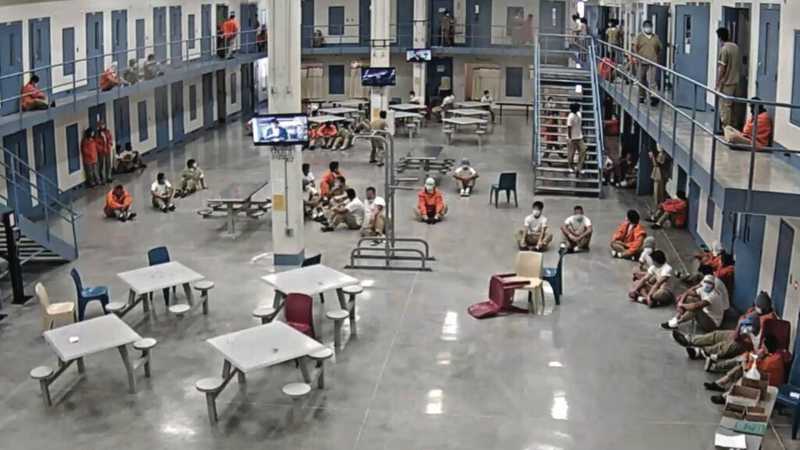 Espulsioni Shock: USA Rimandano Rifugiati Russi Direttamente a Mosca