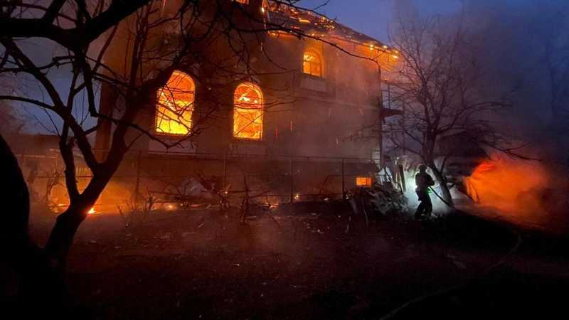 Kiev Sotto Assedio: Trump, Zelensky e UE in Call Cruciale Oggi