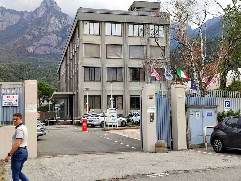 Riello-Ariston: I Sindacati Lanciano l'Allarme Rosso su Lecco
