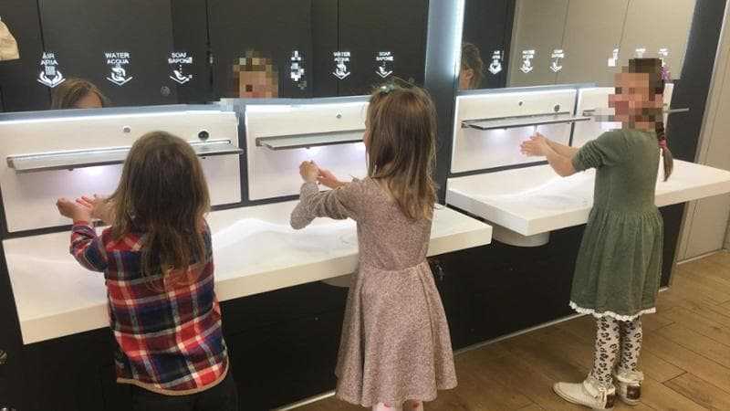 Bambini Selvaggi in Città: Il Segreto Svelato della Lavanderia