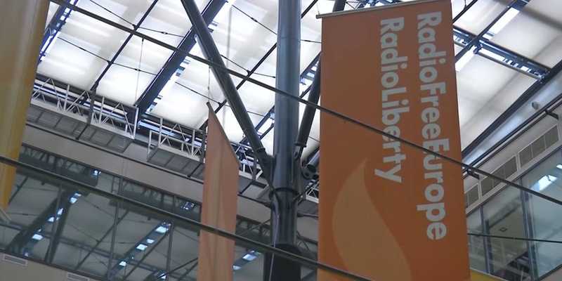 Il Fantasma di RFE: Trump, Orbán e Putin Uniti Contro la Verità