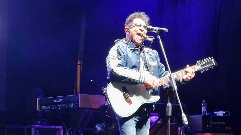 Trani Vibra al Ritmo di Bennato: Capodanno Storico in Piazza