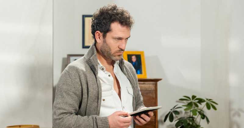 Un Posto al Sole 2 gennaio: Eduardo tradisce tutto per Stella?