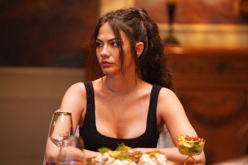 Attentato a Farah e Bade: Io Sono Farah esplode!