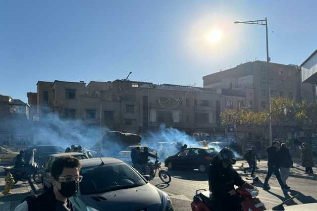 Iran in Fiamme: Proteste contro il Carovita Infiammano il Paese