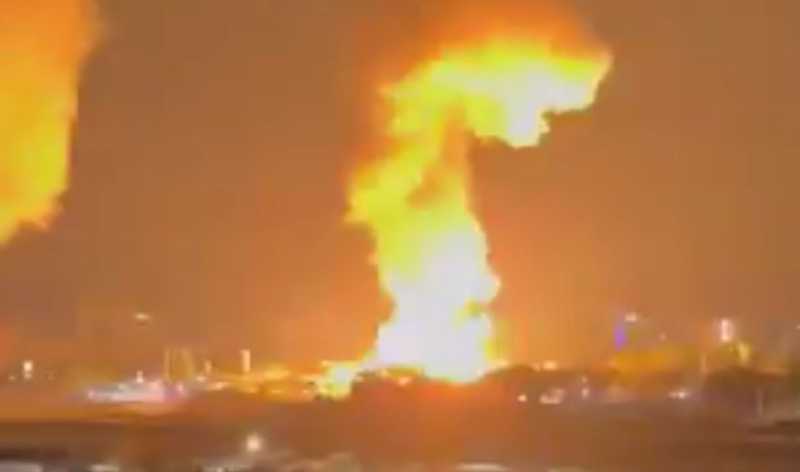 Terrore a Caracas: Esplosioni Notturne, Maduro Accusa gli USA