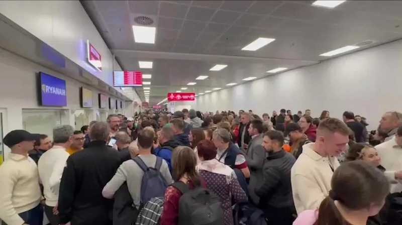 Caos a Orio: Migliaia Bloccati per Guasto e Nebbia!