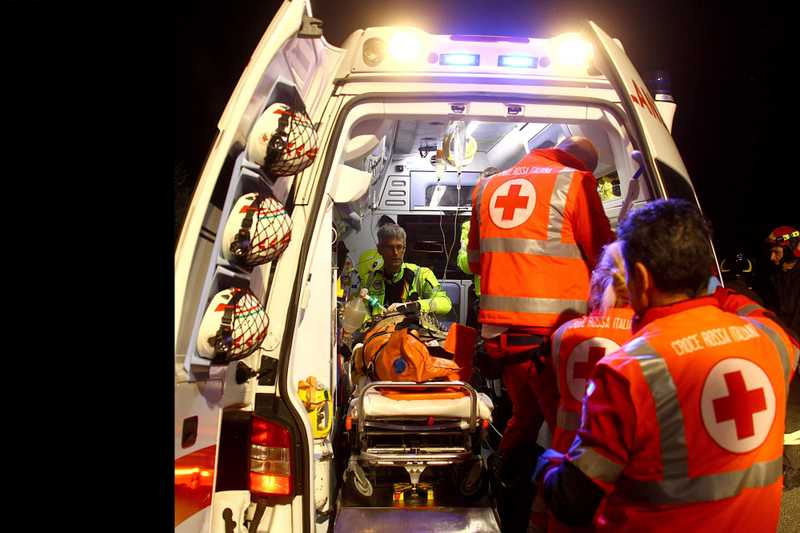 Tragedia Valtellina: 85enne Muore Ribaltato con l'Auto