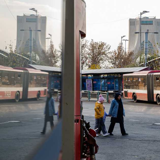 Iran distribuisce sussidi mensili per placare le proteste