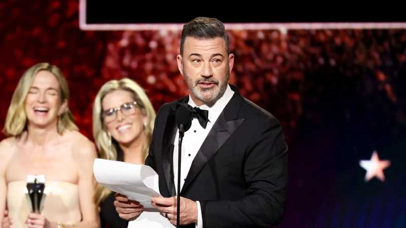 Kimmel Ringrazia Trump con Sarcasmo ai Critics Choice Awards