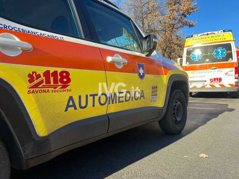 Cede il cric sull’A6: mano schiacciata e traffico in tilt