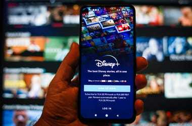 Disney+ sfida TikTok: arrivano i video verticali