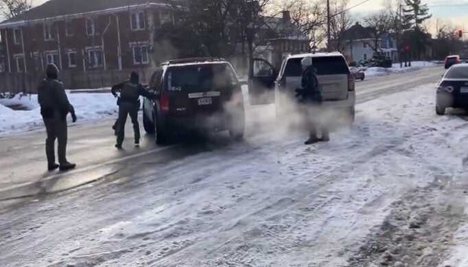 Morte Choccante a Minneapolis Agente ICE Sparatoria Fatale