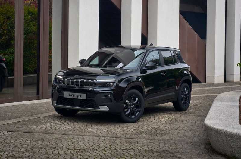Jeep Avenger Black Edition: il debutto dark a Bruxelles