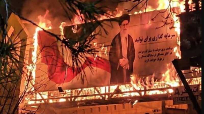 L’Iran Affonda nel Terrore Khamenei Ordina la Stretta Finale