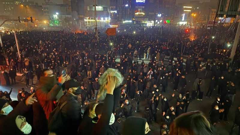 Le proteste in Iran continuano a scuotere il Paese con manifestazioni diffuse