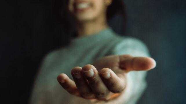 Perché il pessimismo sociale ci inganna (e le persone sono migliori)