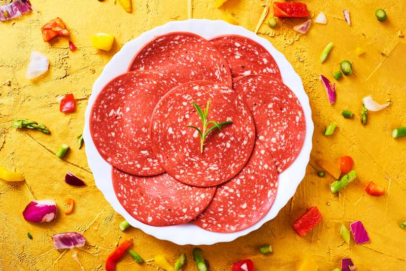 Salame Vegano Sì, Burger No: Il Paradosso Ministeriale Italiano