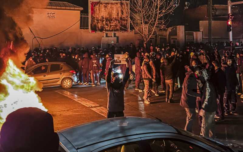 Iran: il regime spara sulla folla, oltre 2mila morti