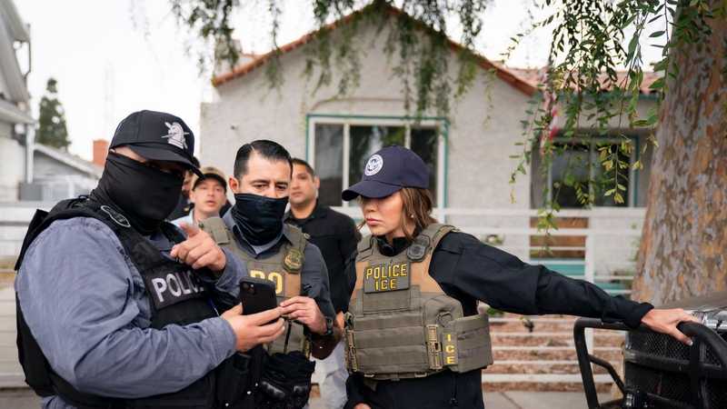 Sorveglianza Invisibile: Come ICE Aggira i Mandati per Tracciare i Cellulari