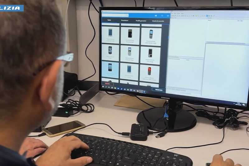 Babysitter di Padova arrestato: migliaia di foto pedopornografiche sui suoi dispositivi