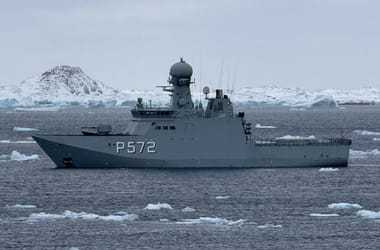 Rafforzamento Danese in Groenlandia: Risposta alle Tensioni Artiche