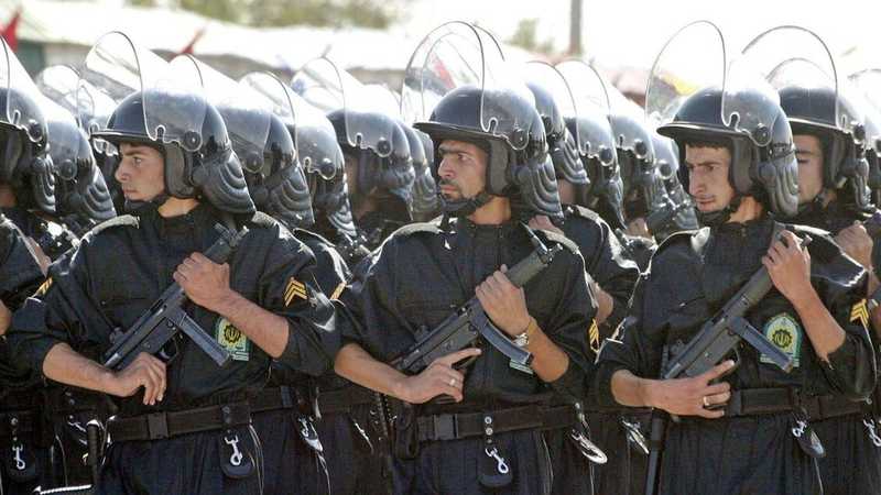 Trump e l'Iran: Sostenere i Manifestanti o Risposte Non Militari?