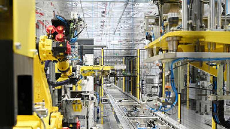 Produzione Industriale Italiana in Ripresa: +1,5% a Novembre Secondo Istat