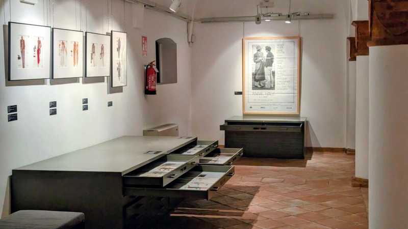 Giorgio Armani: Stile e Evoluzione Nella Nuova Mostra a Parma